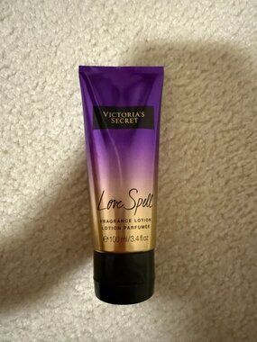 Victoria Secret love Spell Lotion 3.4 Fl Oz